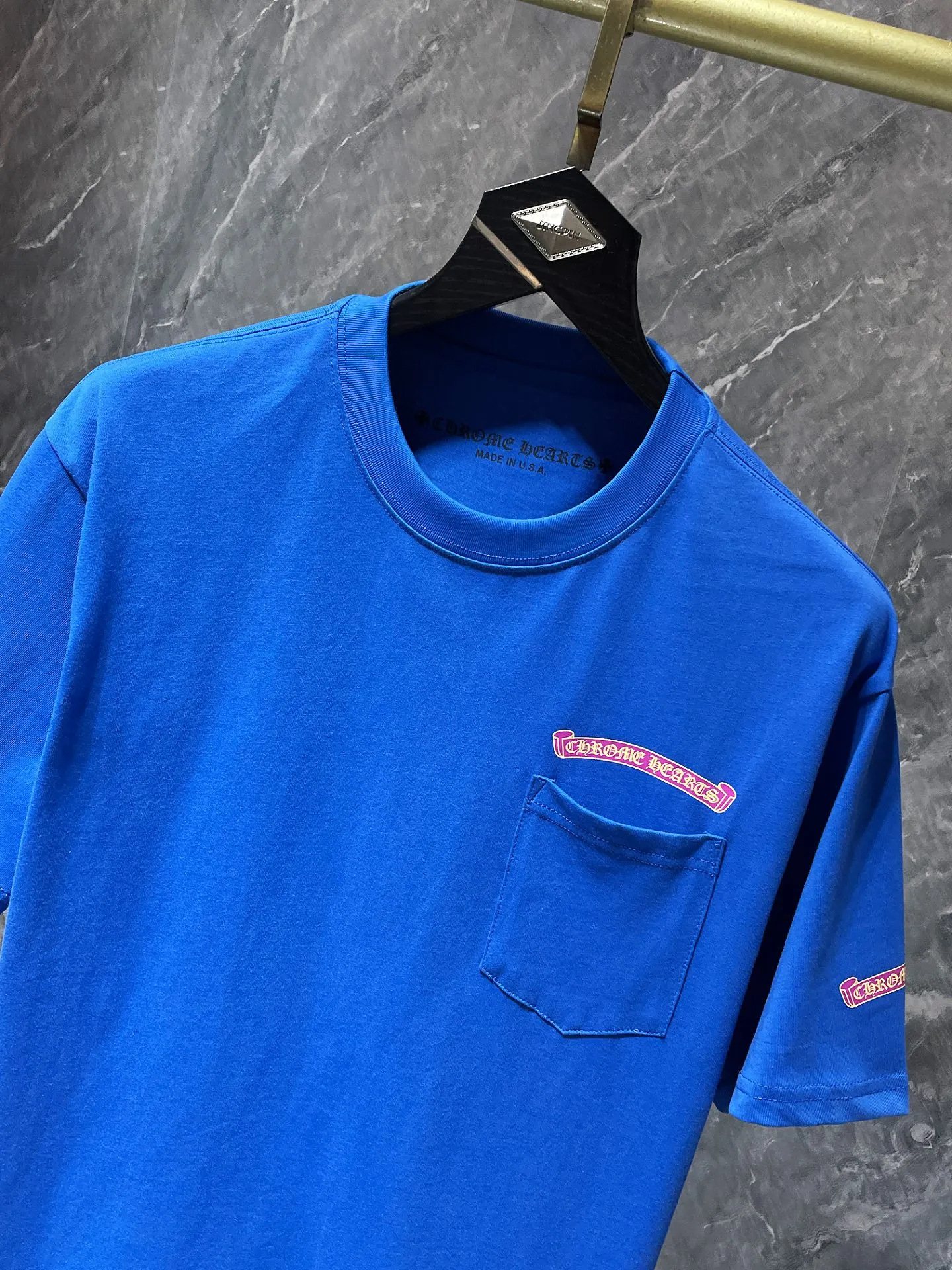 P130 ✨New arrival✨ Chrome Hearts 25ss, the same style as the stars! ! High gram weight, environmentally friendly and high-quality top-quality fabrics. Dopamine blue and pink scroll short sleeves. Counter synchronization. Re-engraved version 1:1. Recommended color: customized blue. Customized pink. Size: S, M, L, XL.